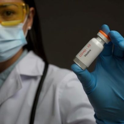 MG recebe 230 mil doses de vacina contra a Covid-19; quem deve se imunizar