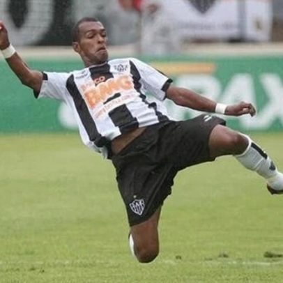 TST determina pagamento de adicional noturno a Richarlyson por jogos após 22h