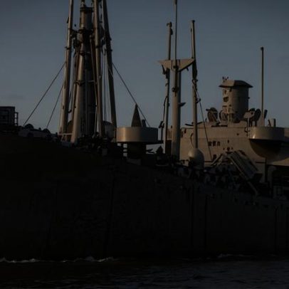 Navio da Segunda Guerra vira bomba-relógio; Reino Unido remove explosivos
