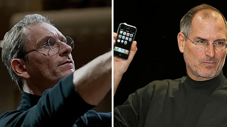 Michael Fassbender como Steve Jobs em cinebiografia e Steve Jobs durante a apresentação do primeiro IPhone em 2007