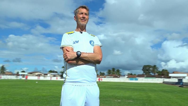 Sueco que se inspira no azarão da Champions transforma clube de Alagoas