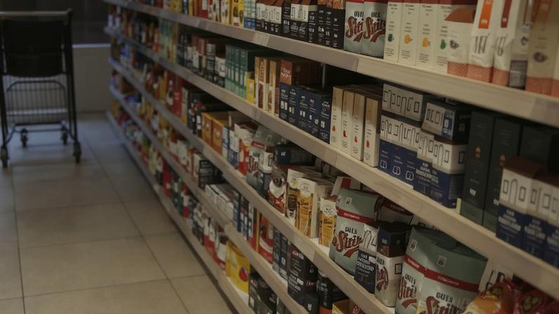 Vendas do varejo sobem 0,6% e atingem recorde em fevereiro