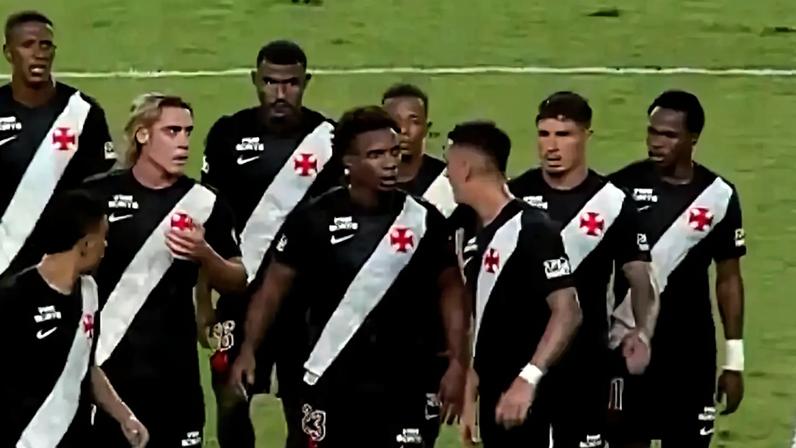 Thiago Mendes se pronuncia após discussão com Puma durante Vasco x Paysandu