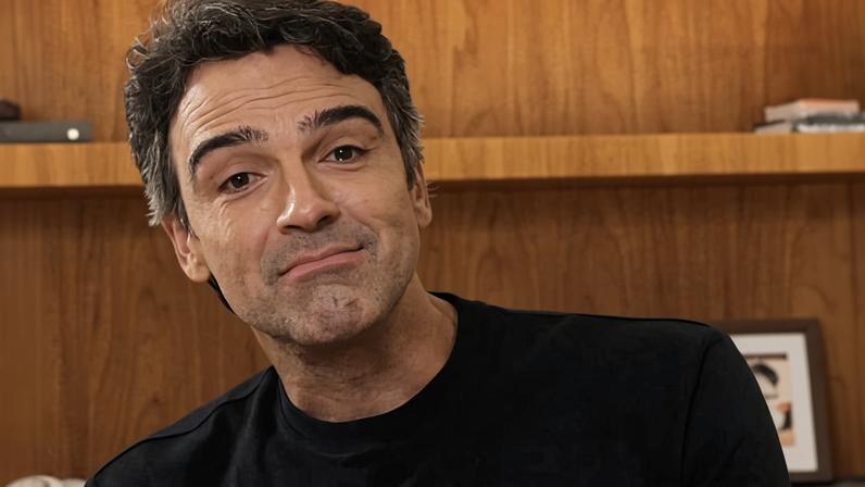 Tadeu Schmidt se emociona ao falar sobre Oscar Schmidt no "Fantástico", da Globo