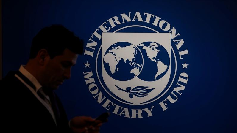 Logo do Fundo Monetário Internacional (FMI) em encontro anual do Banco Mundial de 2018, em Nusa Dua, Bali, Indonésia