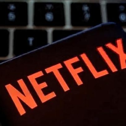 Ações da Netflix caem após saída inesperada de Hastings