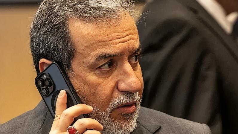 Chanceler iraniano Abbas Araghchi