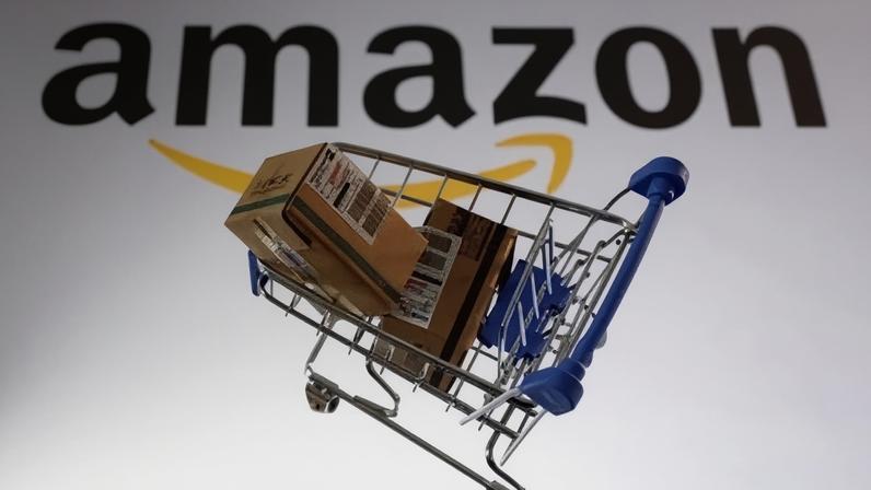 Foto ilustrativa mostra logotipo da Amazon