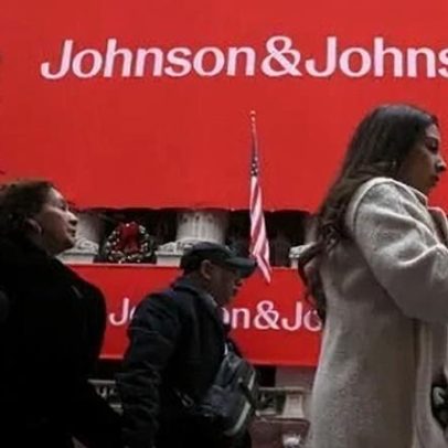 J&J prevê reduzir tempo inicial de desenvolvimento de remédios com IA