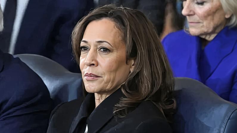 A ex-vice-presidente dos EUA, Kamala Harris em Washington