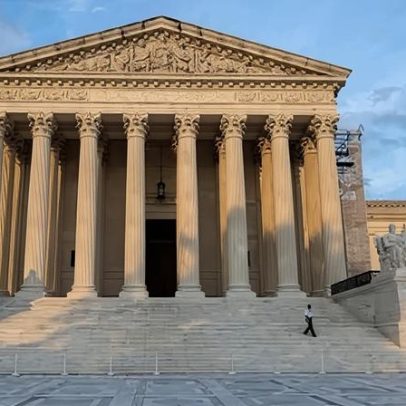 Trump rompe norma ao comparecer à sessão da Suprema Corte