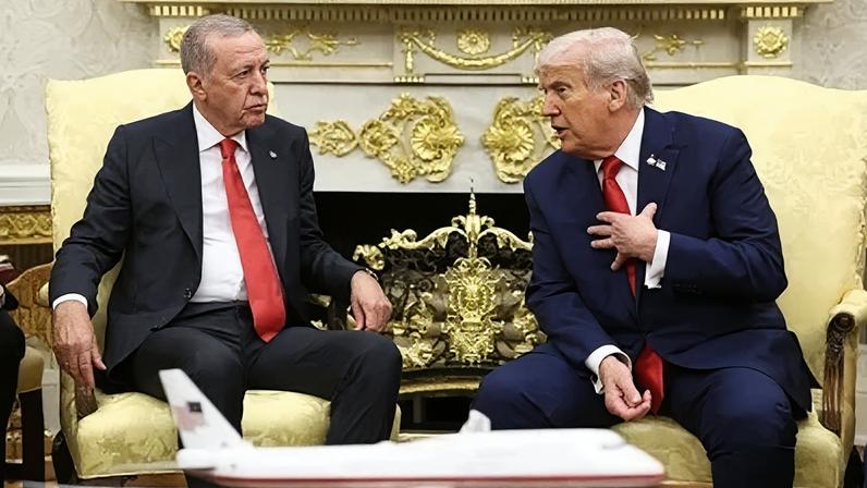 O presidente dos EUA, Donald Trump, e o presidente da Turquia, Recep Tayyip Erdogan, se encontram na Casa Branca em Washington, D.C., EUA