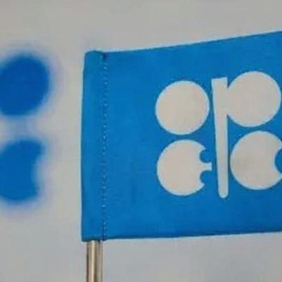 OPEP+ aprova novo aumento na produção após saída dos Emirados Árabes