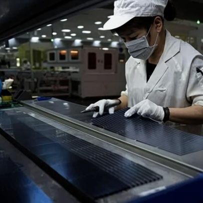China estuda limitar exportação de equipamentos para painéis solares aos EUA