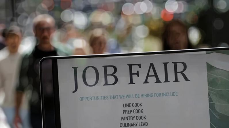 Sinalização de uma feira de empregos em Nova York