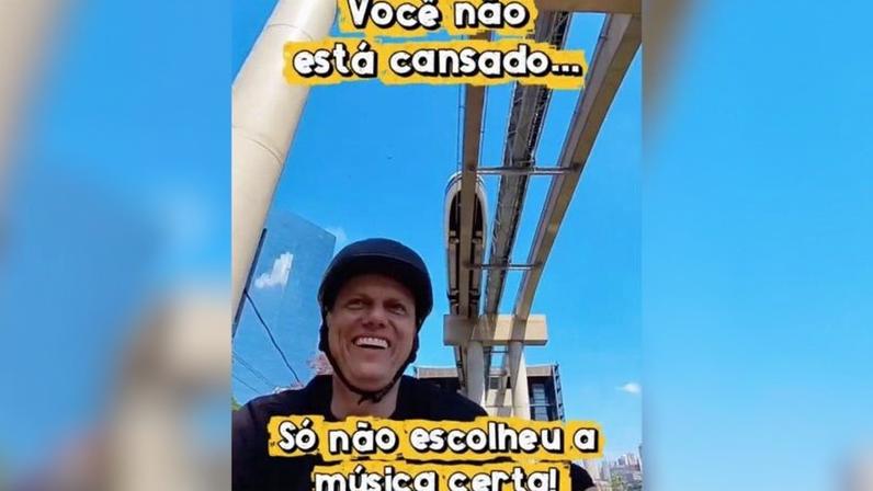 Tarcísio pedala ao som de Cocoricó e minimiza cansaço