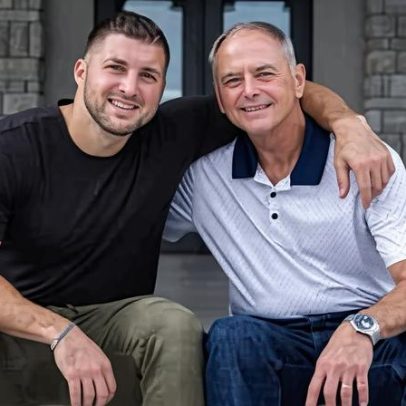 Pai de Tim Tebow morre aos 78 anos, aguardava ver Jesus