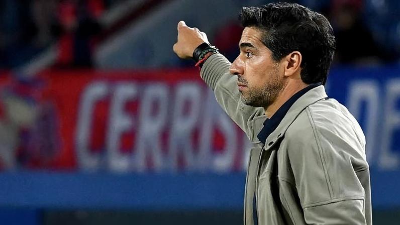 Técnico Abel Ferreira do Palmeiras durante a partida contra o Cerro Porteño pela Copa Libertadores