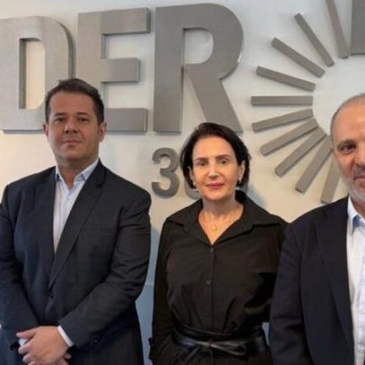 Roberto Rocha, Marcelo Canella e Marcella Barbosa visitam o Poder360