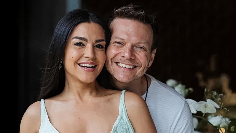 Michel Teló se declarou para a esposa, Thais Fersoza, nesta segunda (13)