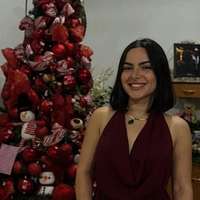 Ex-pastora vira sexóloga e influencer se reinventa
