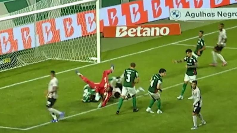 Áudio do VAR explica anulação de pênalti contra o Palmeiras