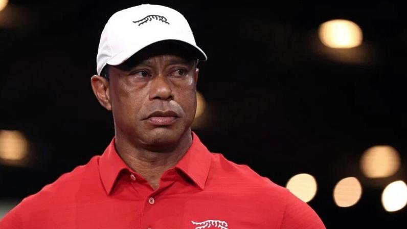Tiger Woods se afasta do golfe para tratamento após acidente de carro