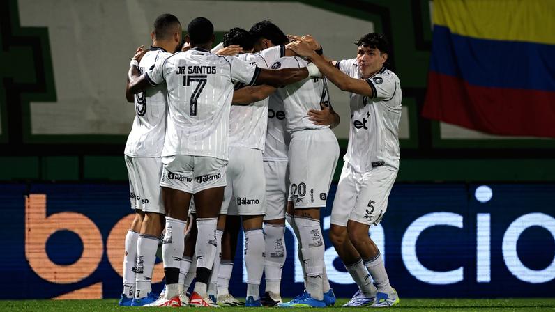 Jogadores do Botafogo contra a Chapecoense — Foto: Vitor Silva/Botafogo