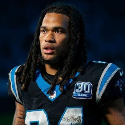 Panthers: Jonathon Brooks é liberado para atuar após lesão no joelho