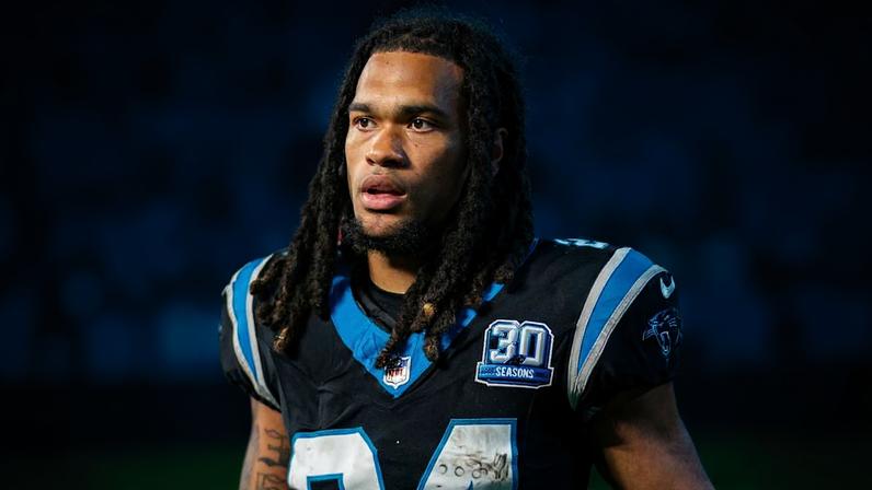 Panthers: Jonathon Brooks é liberado para atuar após lesão no joelho