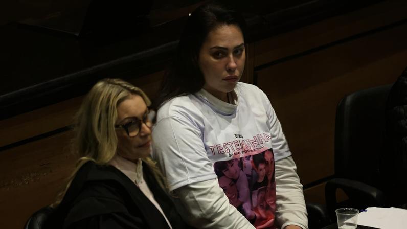 Rio de Janeiro (RJ), 23/03/2026 – A mãe do menino Henry Borel, Monique Medeiros e advogados de defesa durante Tribunal do Júri, no Tribunal de Justiça do Rio de Janeiro, no centro da capital fluminense. Foto: Tomaz Silva/Agência Brasil