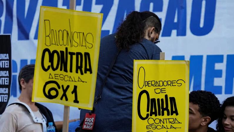 Ato do Dia do Trabalhador ocorrido no Rio de Janeiro, em 2025, a favor do fim da escala 6x1 — Foto: Tomaz Silva/Agência Brasil