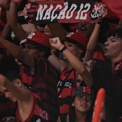 Torcida do Flamengo agita clássico contra o Vasco no NBB