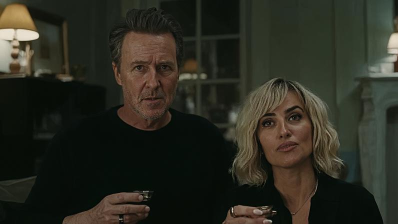 Penélope Cruz e Edward Norton no novo trailer de "The Invite"