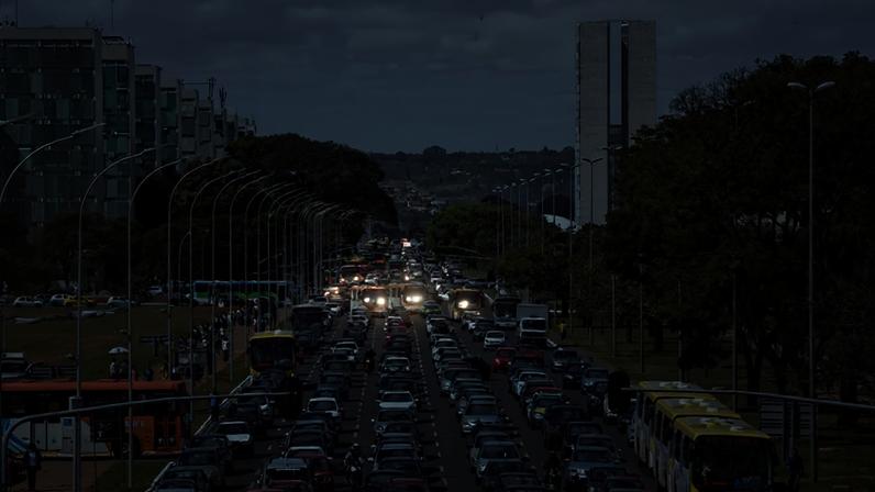 Trânsito na Esplanada dos Ministérios - Metrópoles