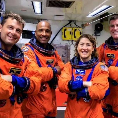 Entenda por que astronautas da Artemis usarão trajes laranja