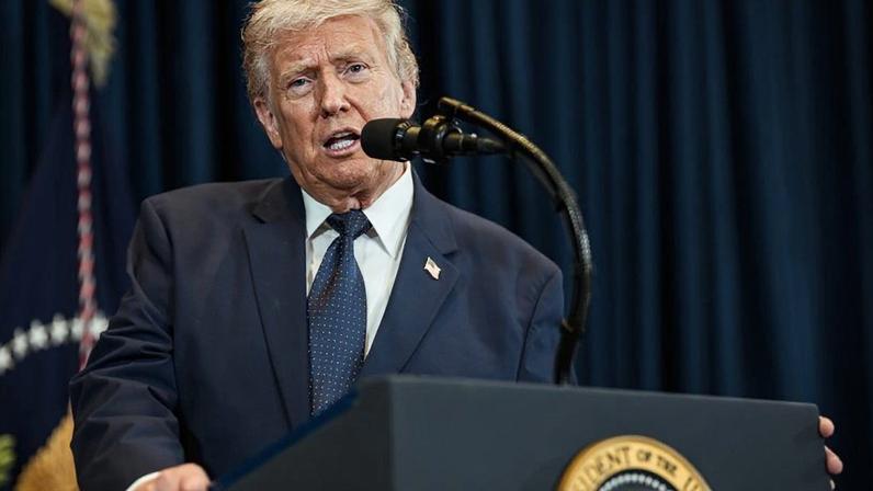 Cerca de 20% do petróleo global, além de gás natural e ureia, passam pelo estreito de Ormuz; na foto, Donald Trump