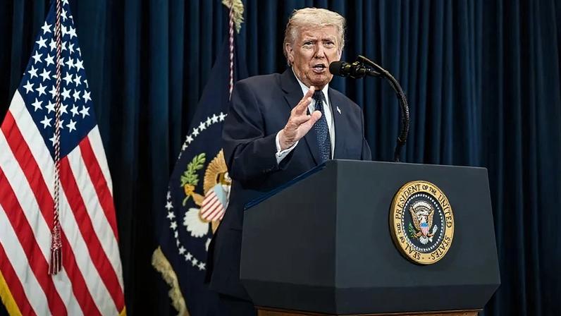 Em publicação na rede Truth Social, Trump escreveu: "Abram o estreito, seus bastardos loucos, ou vocês vão viver no inferno". O presidente já adiou prazos anteriores e afirmou ter mantido "conversas produtivas" com os iranianos sobre um possível acordo de trégua.