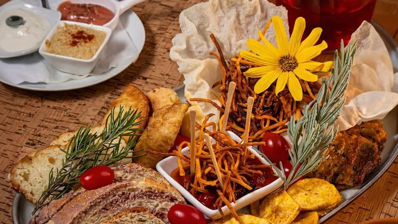 O Araza Cocina Nativa é um restaurante com ingredientes regionais, cheia de cores, sabores e aromas