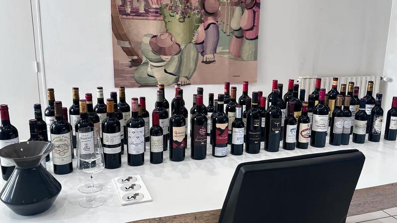 First tasting of the 2025 Bordeaux en primeur samples at Laboratoire Rolland & Associés.