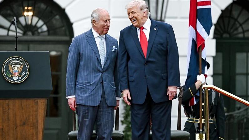 Na imagem, o rei Charles 3º('à esq.) e o presidente Donald Trump(à dir.)
