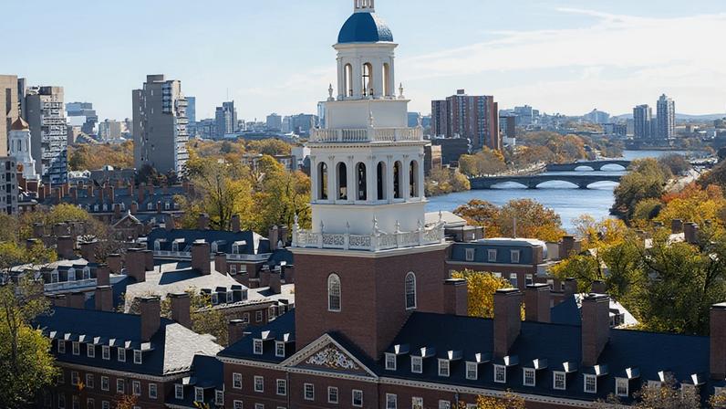 Aumento nos custos das mensalidades e subsídios chineses para profissionais qualificados reduziu interesse dos chineses em estudar fora; na imagem, Universidade de Harvard, nos Estados Unidos