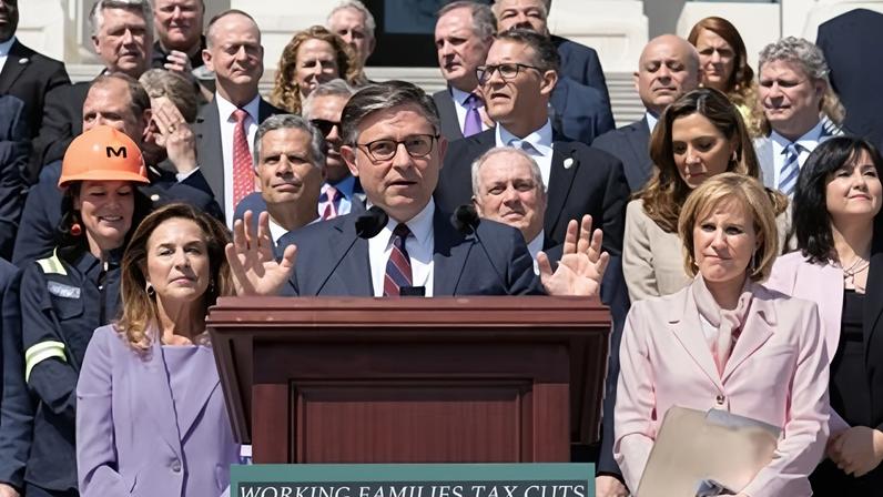 Ações asiáticas caem e petróleo recua após Wall Street atingir nova máxima