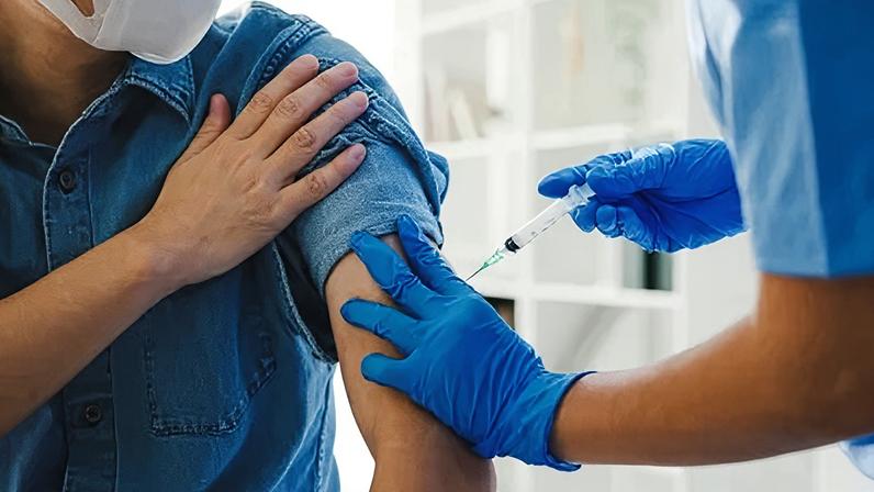 Campanhas de vacinação estão disponíveis em altas de casos de gripe