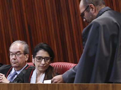 TSE retoma julgamento que pode cassar governador de RR nesta terça-feira
