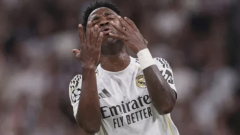 Vinicius Júnior reage a lance em Real Madrid x Bayern de Munique pela Champions League