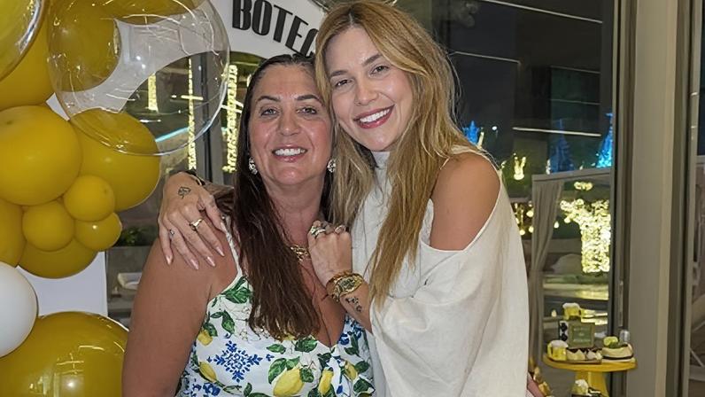Virginia e sua mãe, Margareth Serrão