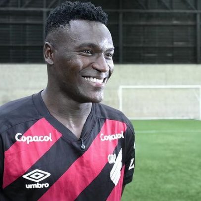 Viveros, artilheiro do Athletico, diz ser o melhor centroavante do Brasil
