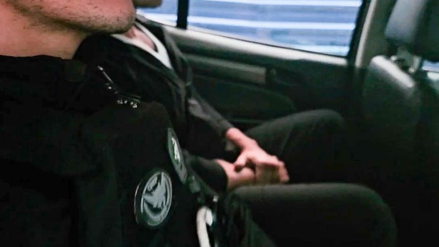 Daniel Vorcaro chega ao hospital DF Star, em Brasília (DF), para realizar exames