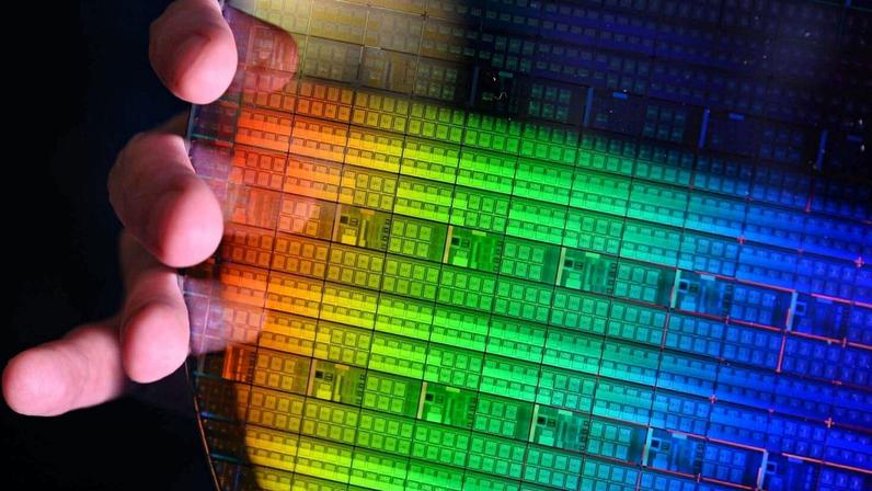 Os chips quânticos são inseridos dentro da estrutura de um computador quântico (imagem: Divulgação/SpinQ)